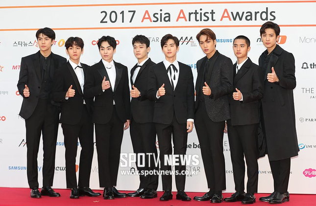 Thảm đỏ 'Asia Artist Awards': Kim Hee Sun lộng lẫy lấn át dàn mỹ nhân trẻ ảnh 4