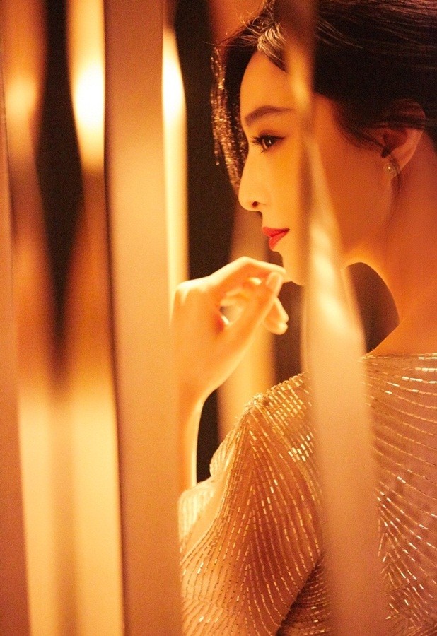 Phạm Băng Băng quyến rũ mê hồn ‘mở hàng’ Harper’s Bazaar 2018 ảnh 12
