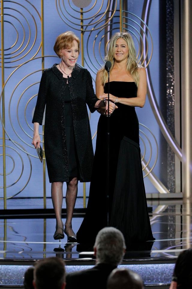 Sao nữ ’50 sắc thái’ lén nhìn Angelina Jolie phớt lờ Jennifer Aniston ảnh 6