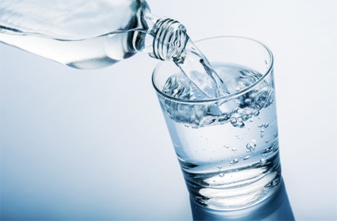 10 lợi ích sức khỏe tuyệt vời của nước khoáng ảnh 1