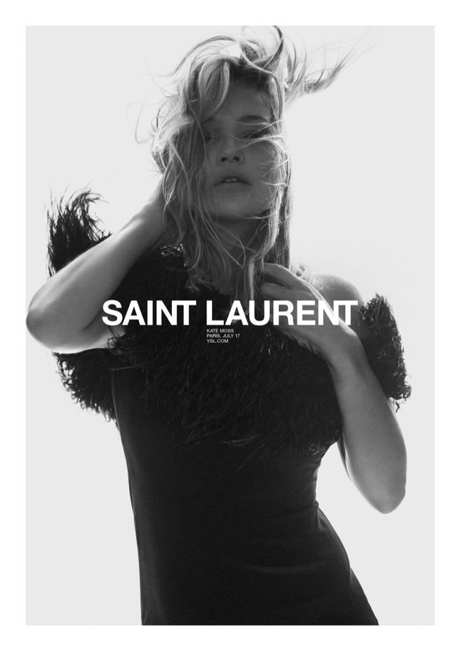 Kate Moss trẻ trung bất ngờ với váy siêu ngắn xẻ sâu gợi cảm ảnh 8