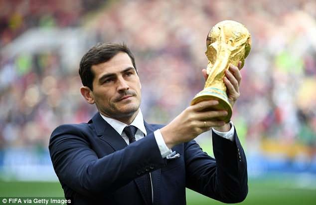 Tiết lộ về 'bóng hồng' Nga mở khóa vali đựng cúp vàng World Cup ảnh 13