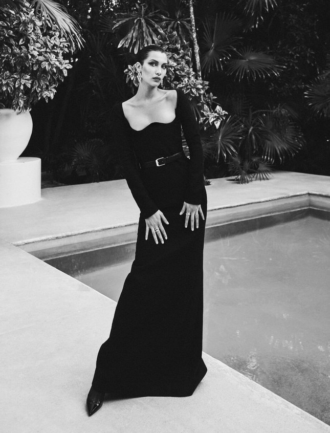 Bella Hadid eo thon, ba vòng như ‘thần Vệ Nữ’ ảnh 12