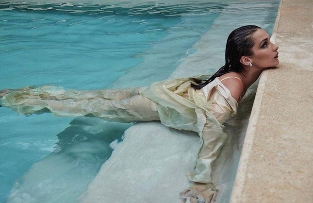 Bella Hadid eo thon, ba vòng như ‘thần Vệ Nữ’ ảnh 9