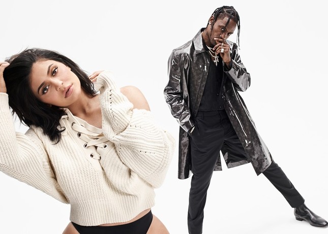 'Phát sốt' khoảnh khắc táo bạo của em út Kim Kardashian bên bạn trai ảnh 9