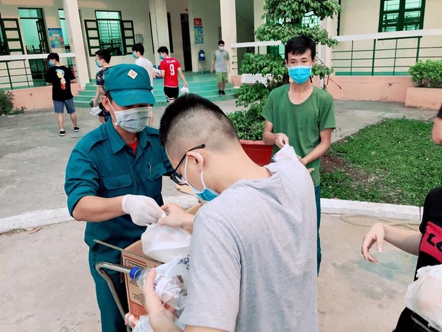 Anh chàng mở hẳn 'Tạp hóa Cô Vy' ở khu cách ly khiến dân mạng cười ngất ảnh 11