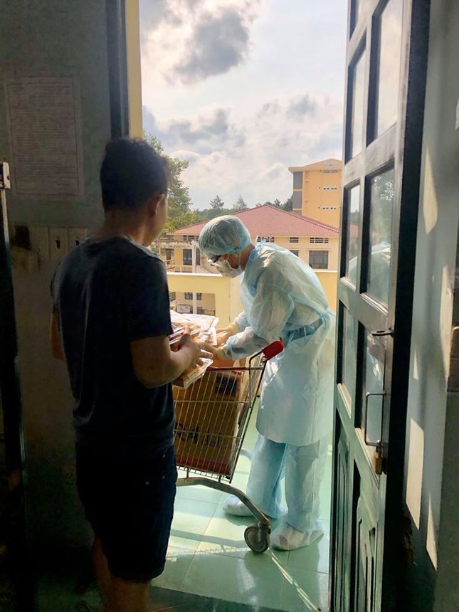 Anh chàng mở hẳn 'Tạp hóa Cô Vy' ở khu cách ly khiến dân mạng cười ngất ảnh 6