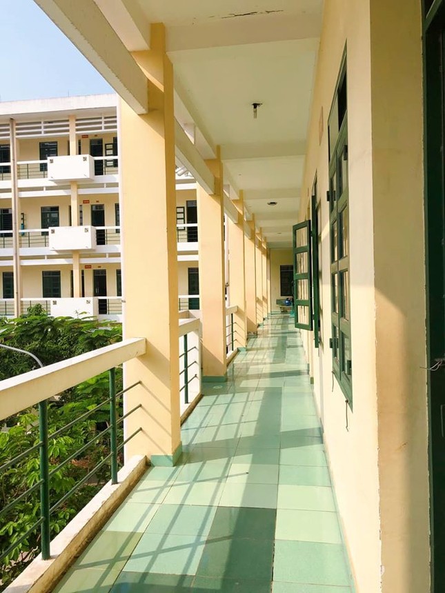 Anh chàng mở hẳn 'Tạp hóa Cô Vy' ở khu cách ly khiến dân mạng cười ngất ảnh 8
