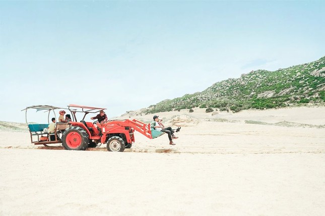 Bộ ảnh du lịch đẹp như tranh vẽ của gia đình trẻ thu hút dân mạng ảnh 11