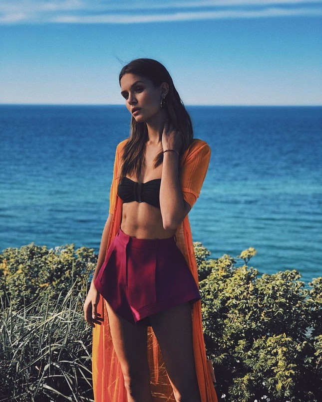 Mỹ nhân áo tắm Josephine Skriver đẹp như mộng trước biển ảnh 7