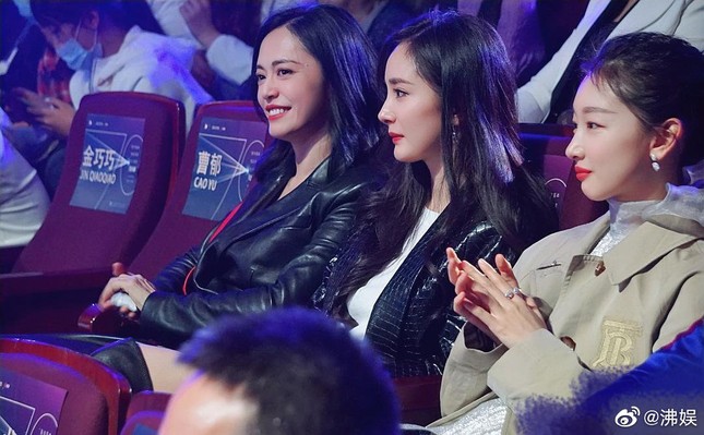 Dương Mịch khiến fan trầm trồ với góc nghiêng 'có 1 không 2' ảnh 26
