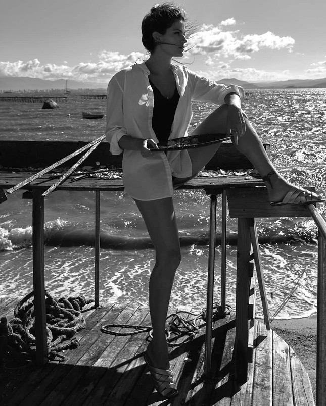 Hình thể hoàn hảo như tạc tượng của 'chân dài' U40 Isabeli Fontana ảnh 10