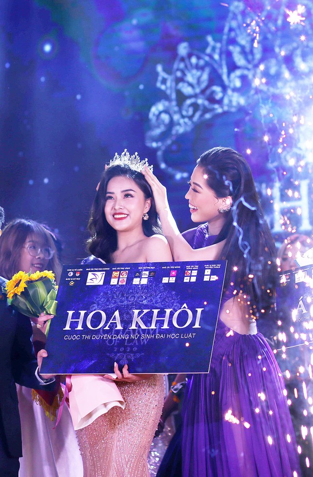Sở hữu bảng thành tích đáng nể, nữ sinh 20 tuổi là Hoa khôi Đại học Luật Hà Nội ảnh 1