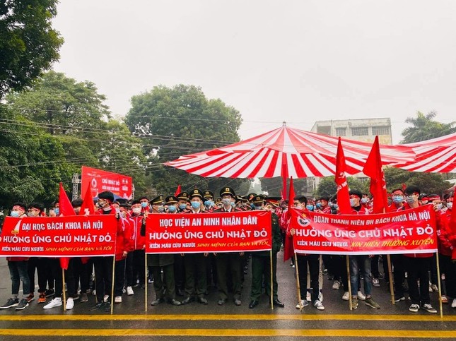 Giọt máu ấm giữa ngày đông lạnh ảnh 22