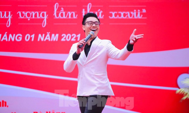 Giọt máu ấm giữa ngày đông lạnh ảnh 90