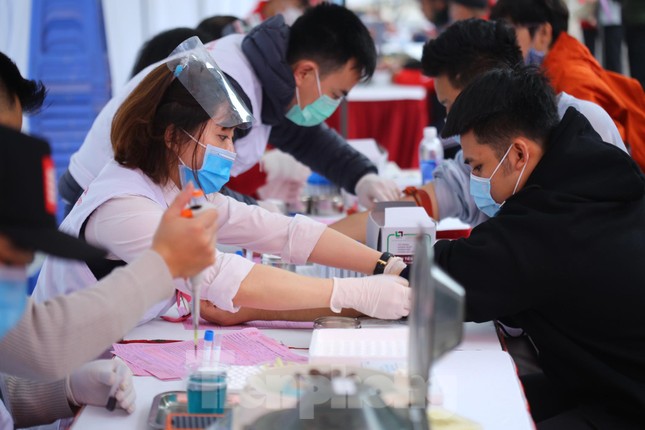 Giọt máu ấm giữa ngày đông lạnh ảnh 79