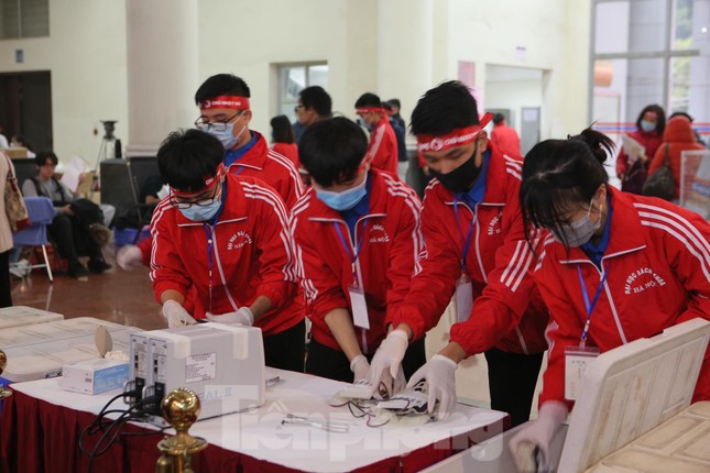 Giọt máu ấm giữa ngày đông lạnh ảnh 70