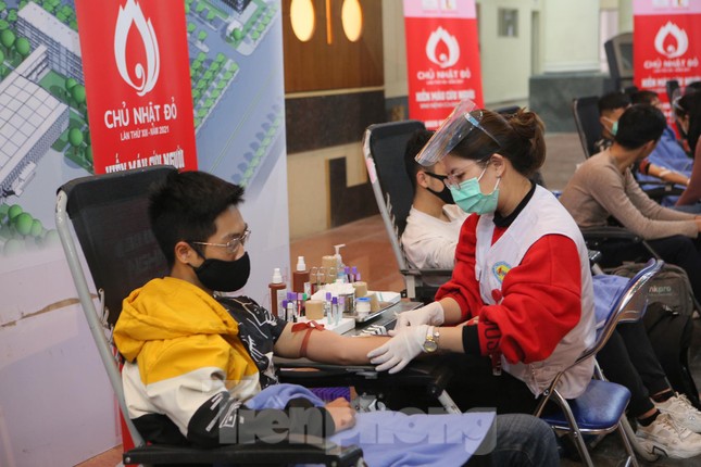 Giọt máu ấm giữa ngày đông lạnh ảnh 67