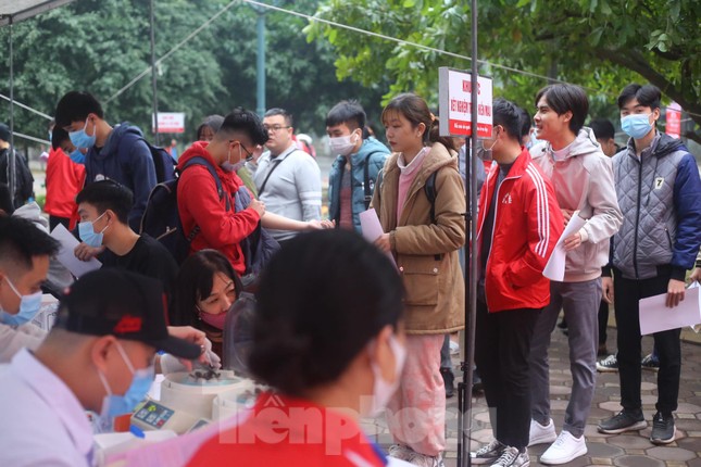 Giọt máu ấm giữa ngày đông lạnh ảnh 75