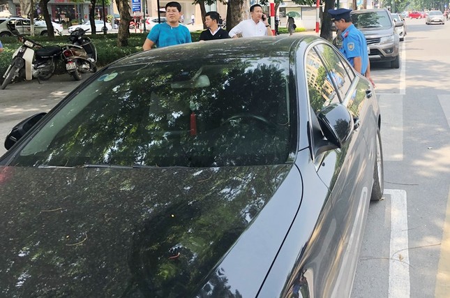 Đơn vị trông xe iParking 'chống lệnh' thanh tra giao thông Hà Nội ảnh 1