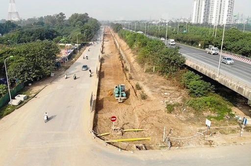Ban Duy tu nói gì về tồn tại ở dự án mở rộng đường gom Đại lộ Thăng Long? ảnh 1