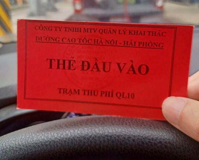 Ùn tắc trên cao tốc Hà Nội - Hải Phòng do đứt cáp quang thu phí ảnh 2