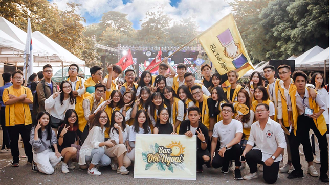 Lá cờ đầu của Hội Sinh viên trường Đại học Kinh tế quốc dân ảnh 1