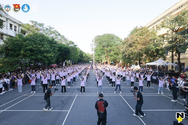 Ngày hội tuổi trẻ trường ĐH Kinh tế Quốc dân 2020: Bùng nổ sức trẻ! ảnh 3