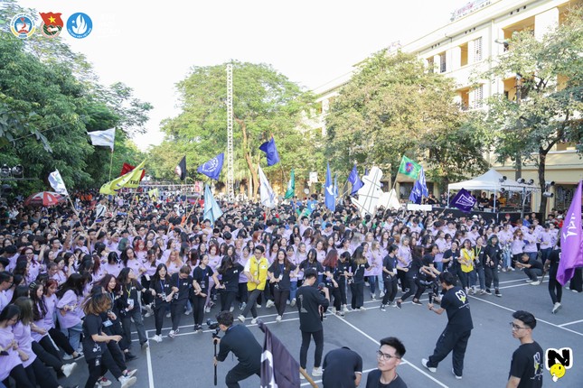 Ngày hội tuổi trẻ trường ĐH Kinh tế Quốc dân 2020: Bùng nổ sức trẻ! ảnh 4