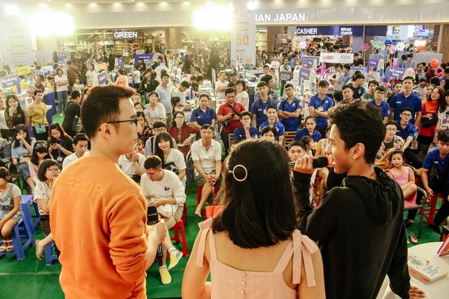 “Trao một cuốn sách - Tặng một tương lai“: Chắp cánh ước mơ qua những cuốn sách cũ ảnh 2