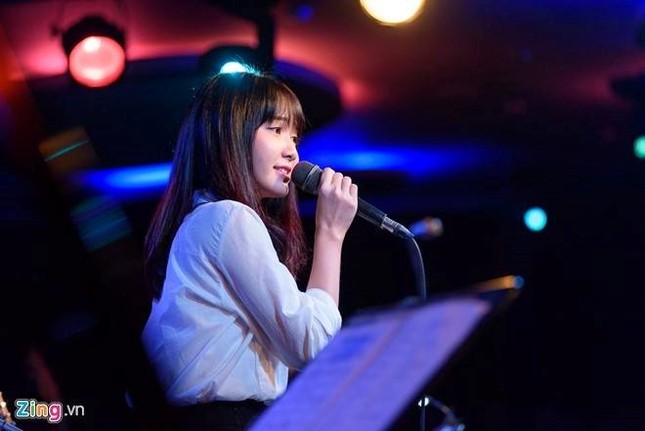 Hot girl bolero: 'Anti-fan nói tôi chân dài, não ngắn' ảnh 2