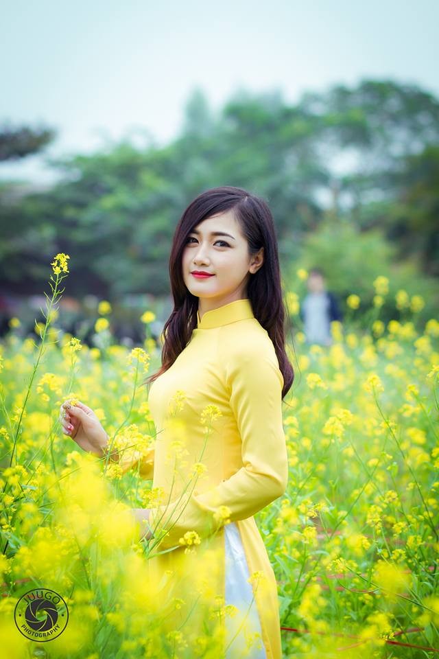 Thiếu nữ tại chùa Hương bất ngờ được phong... "hot girl chèo đò" ảnh 4