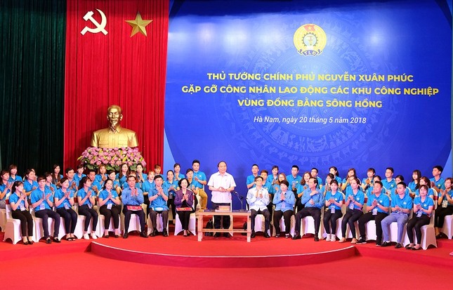 Thủ tướng: Thu tiền điện giá cao của công nhân là vi phạm pháp luật ảnh 2