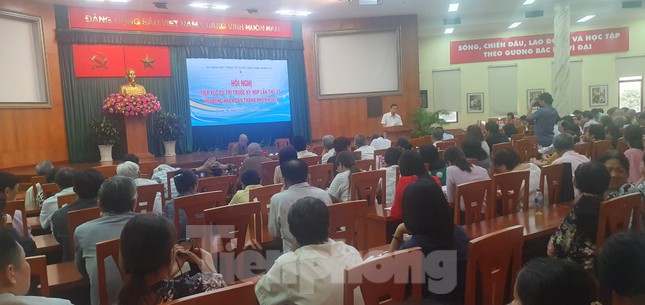 Ông Tất Thành Cang vắng mặt tại buổi tiếp xúc cử tri vì 'công việc đột xuất' ảnh 1
