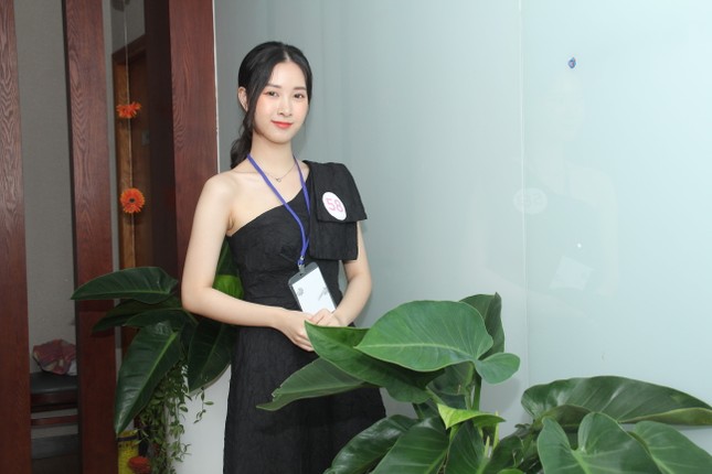 Thí sinh bật mí lý do mặc chiếc áo bà ba, khăn rằn Nam Bộ đi sơ khảo Hoa hậu Việt Nam ảnh 3