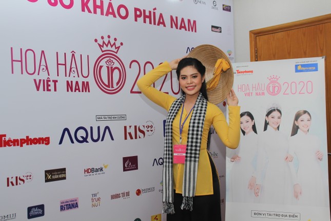 Thí sinh bật mí lý do mặc chiếc áo bà ba, khăn rằn Nam Bộ đi sơ khảo Hoa hậu Việt Nam ảnh 1