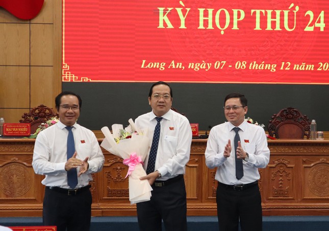 Thủ tướng phê chuẩn Phó Chủ tịch UBND tỉnh Long An ảnh 1