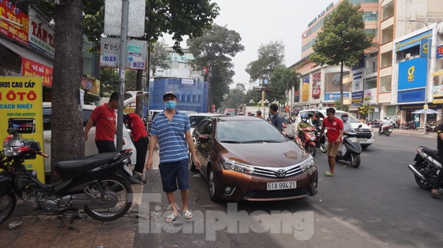 Người Sài Gòn tất bật tân trang 'xế cưng' đón Tết ảnh 3