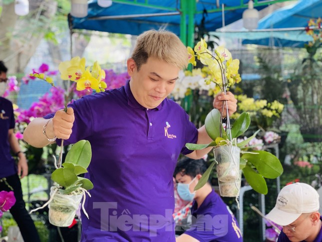 Chợ hoa lớn nhất Sài Gòn vắng khách ngày cận Tết ảnh 6