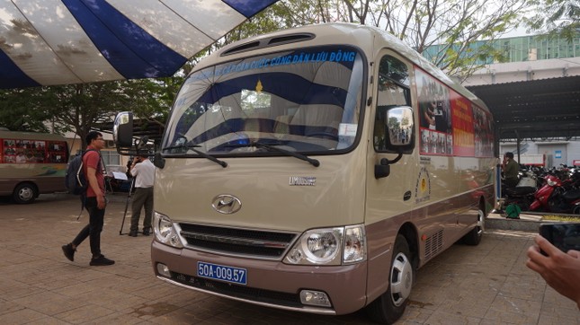 Cận cảnh ô tô chuyên dụng lưu động cấp Căn cước công dân có gắn chip ảnh 2
