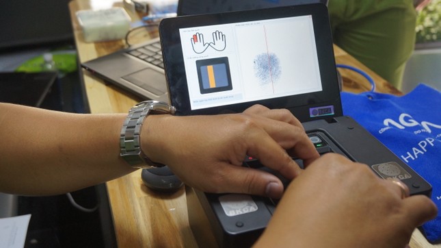 Cận cảnh ô tô chuyên dụng lưu động cấp Căn cước công dân có gắn chip ảnh 12