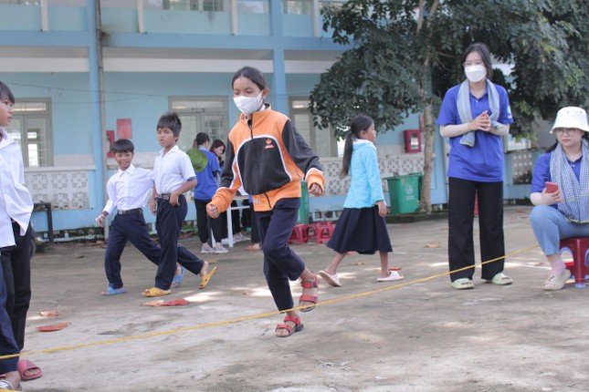 ‘Em bắt đầu có ước mơ khi gặp các anh chị sinh viên áo xanh’ ảnh 3