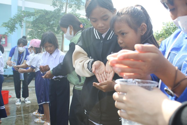 ‘Em bắt đầu có ước mơ khi gặp các anh chị sinh viên áo xanh’ ảnh 4