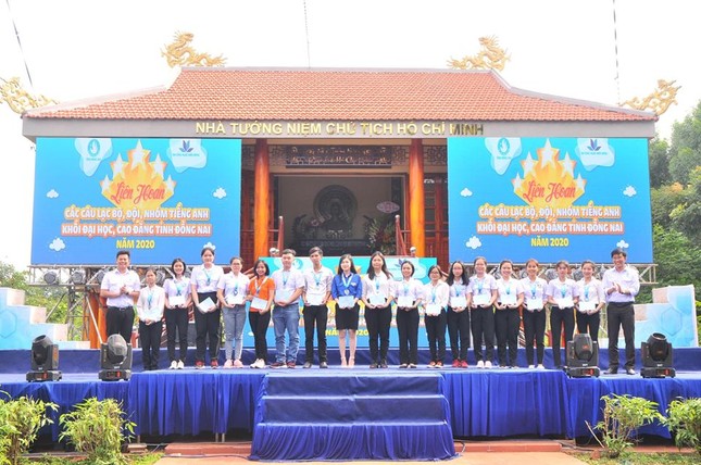 Sôi nổi “Liên hoan các CLB, đội, nhóm tiếng Anh tỉnh Đồng Nai“ ảnh 1