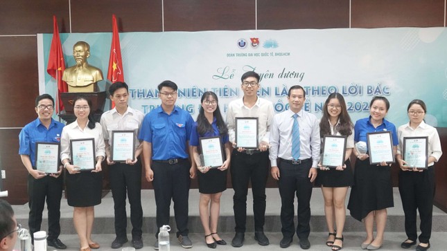 Trường ĐH Quốc tế (ĐHQG TP. HCM ) tuyên dương "Thanh niên tiên tiến làm theo lời Bác" ảnh 2