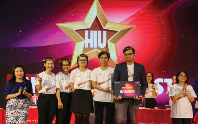 Sôi động cuộc thi tiếng Anh “HIU English contest” ảnh 2