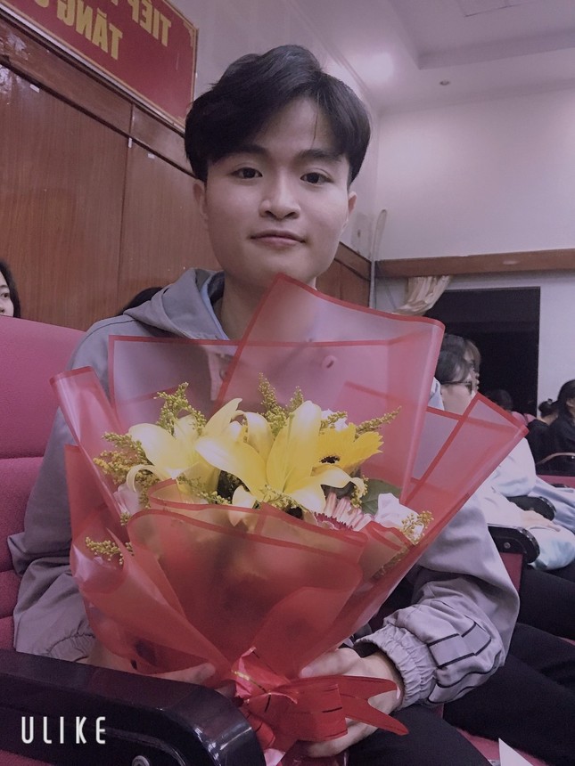 Ước mơ nghề giáo của cậu sinh viên dân tộc Tày ảnh 1
