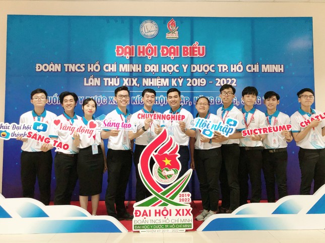 Cú đúp giải thưởng của TS.BS.Phạm Lê Duy ảnh 1
