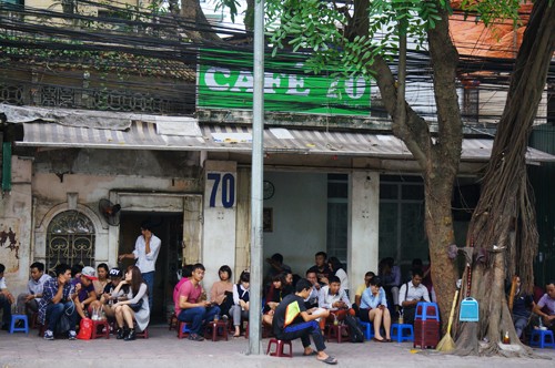 Những con phố thơm mùi cà phê ở Hà Nội ảnh 1