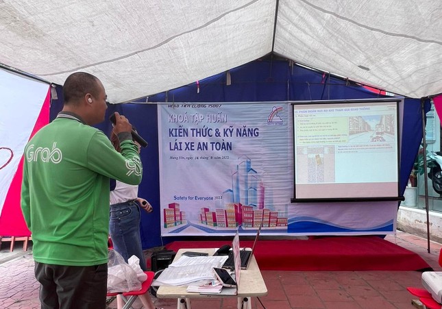 Tổ chức chương trình tập huấn kiến thức và kỹ năng Lái xe an toàn ảnh 2